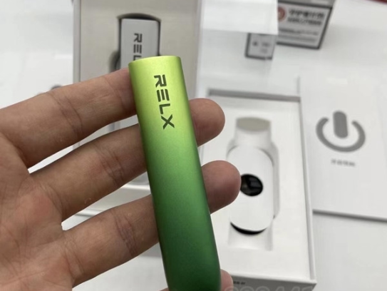 悦刻电子烟充电时间及指示灯全解析，正确使用指南